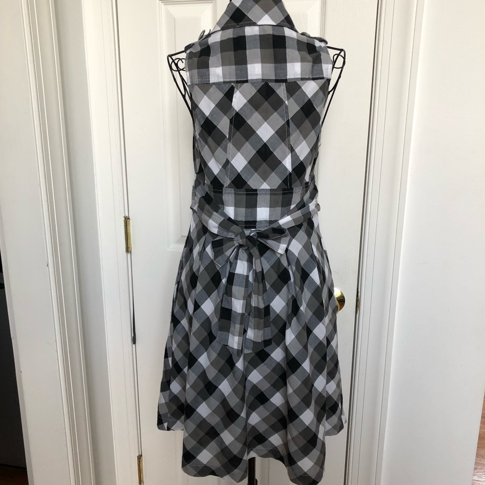 GUESS Los Angeles black grey & white buttoned up sleeveless Dress Medium - Picture 5 of 8